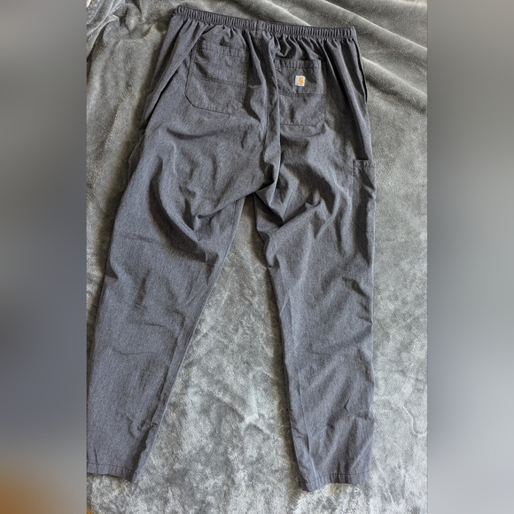 Large Carhartt Dark Grey Scrub Set -includes top and pants - Picture 6 of 8